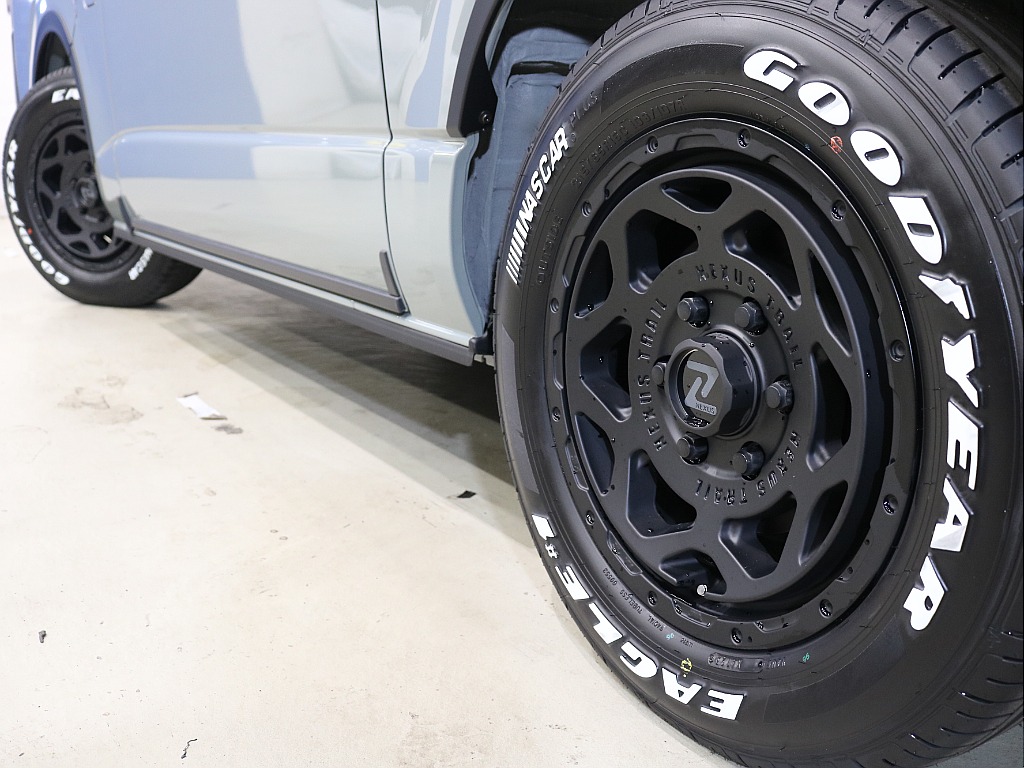 トヨタ ハイエースバン(4枚目)