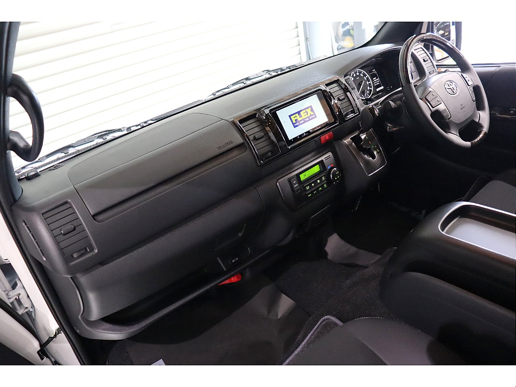 トヨタ ハイエースバン(15枚目)