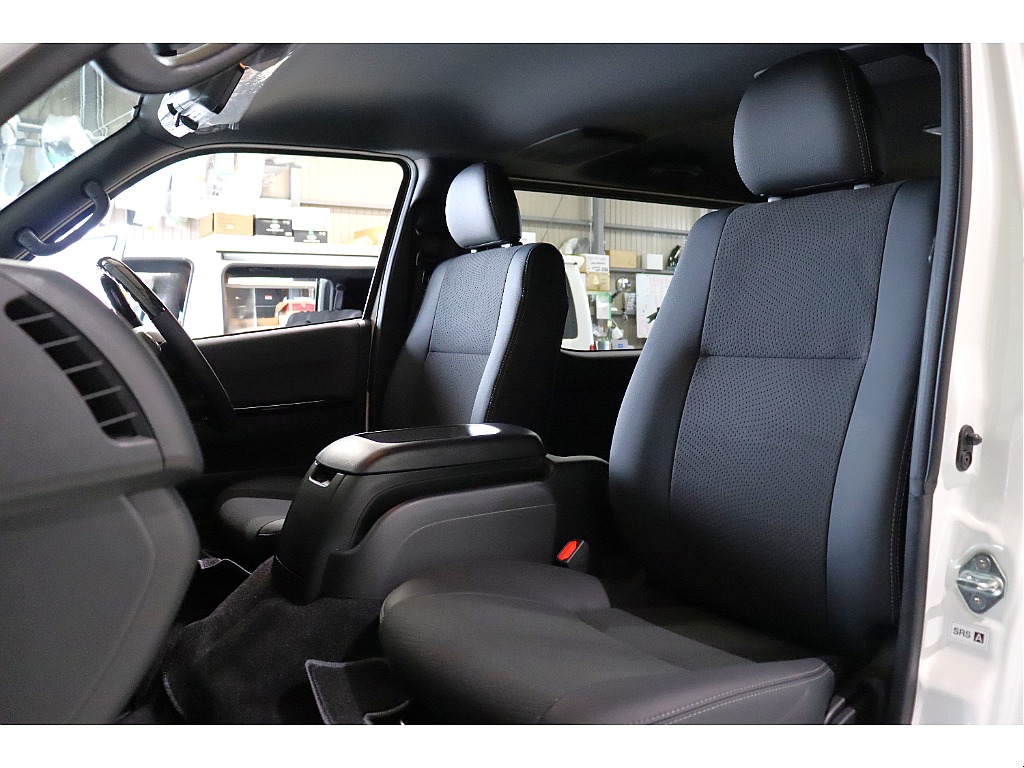 トヨタ ハイエースバン(16枚目)