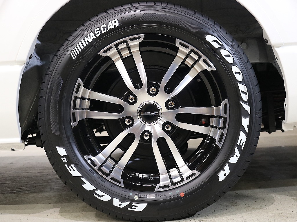 トヨタ ハイエースバン(20枚目)