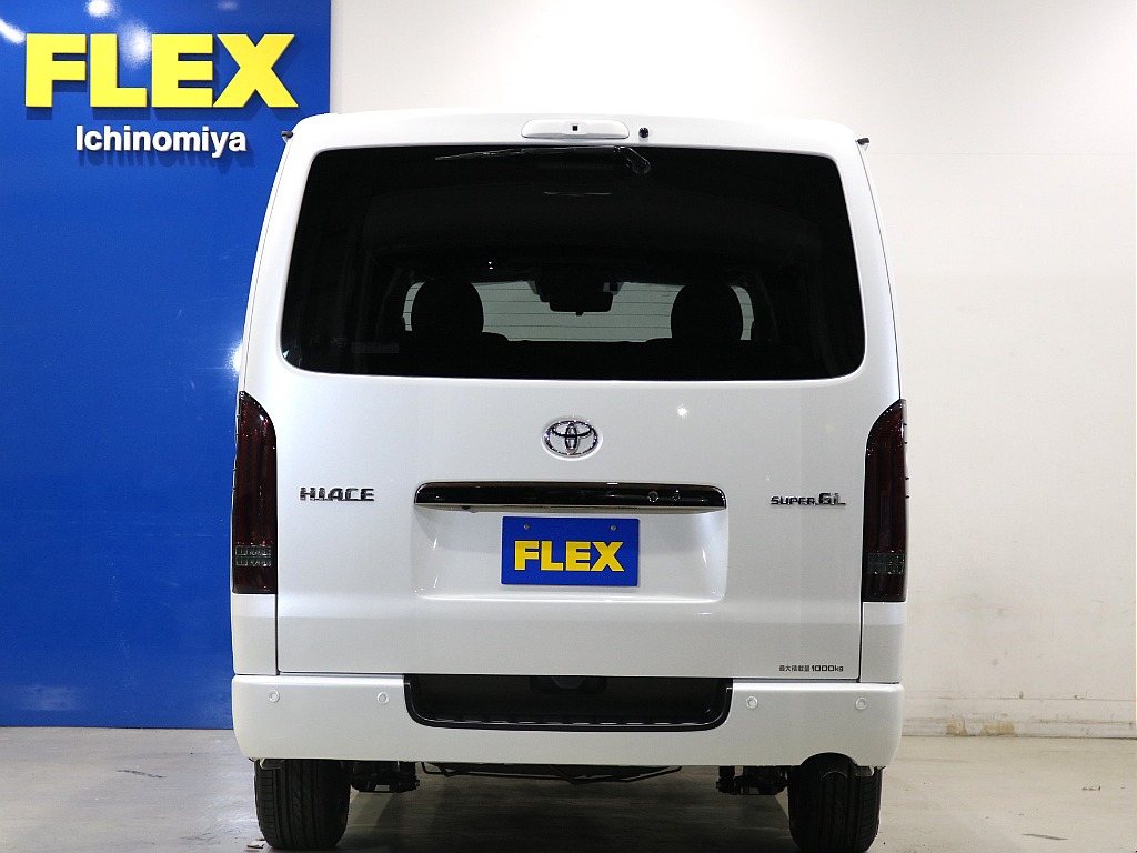 トヨタ ハイエースバン(10枚目)
