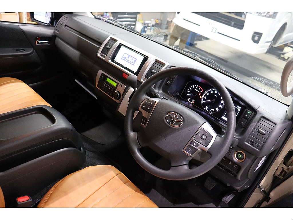 トヨタ ハイエースバン(13枚目)