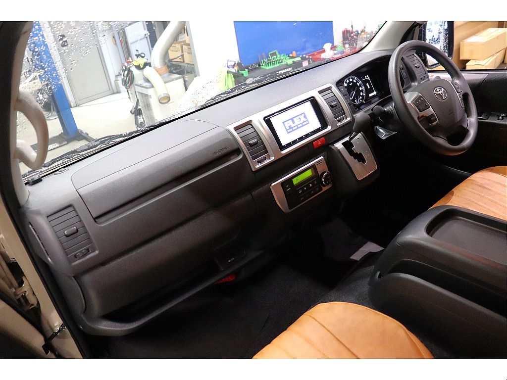 トヨタ ハイエースバン(15枚目)