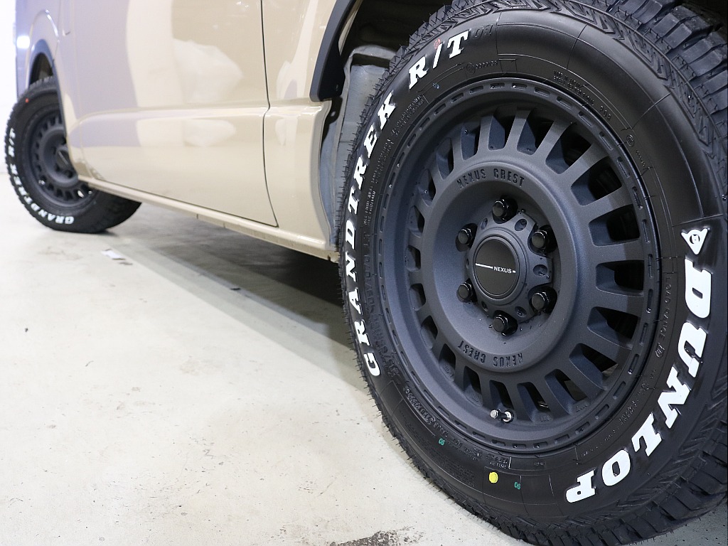 トヨタ ハイエースバン(4枚目)