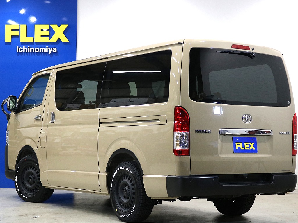 トヨタ ハイエースバン(7枚目)