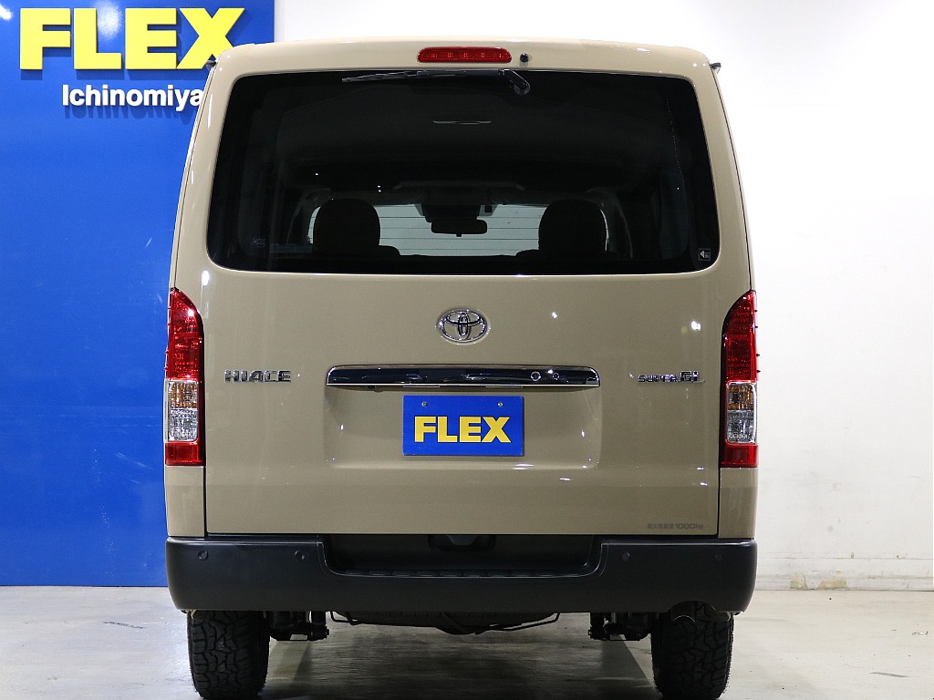 トヨタ ハイエースバン(10枚目)