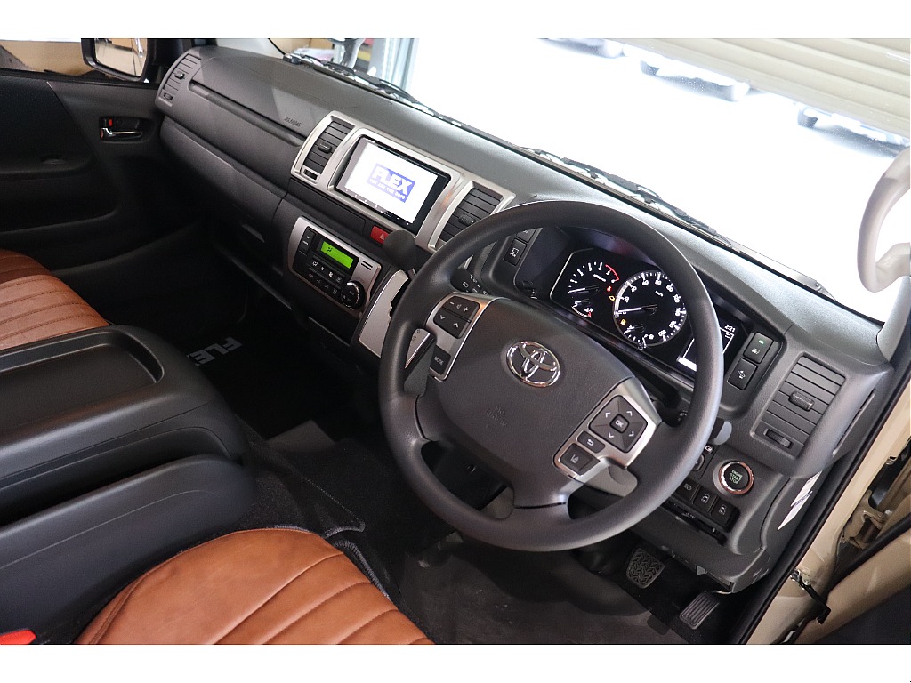 トヨタ ハイエースバン(13枚目)