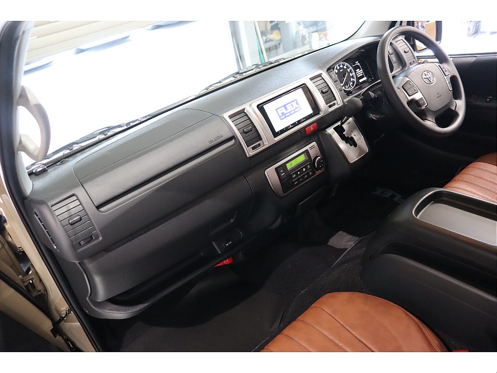 トヨタ ハイエースバン(15枚目)