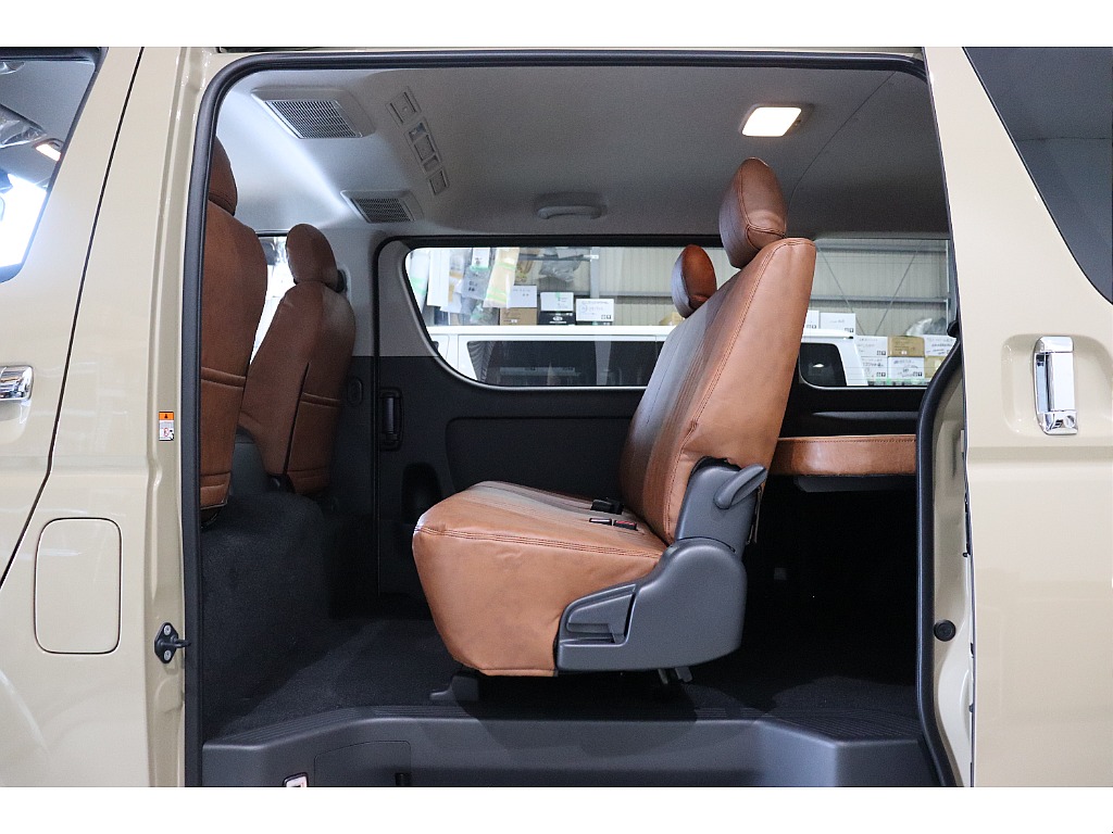 トヨタ ハイエースバン(18枚目)