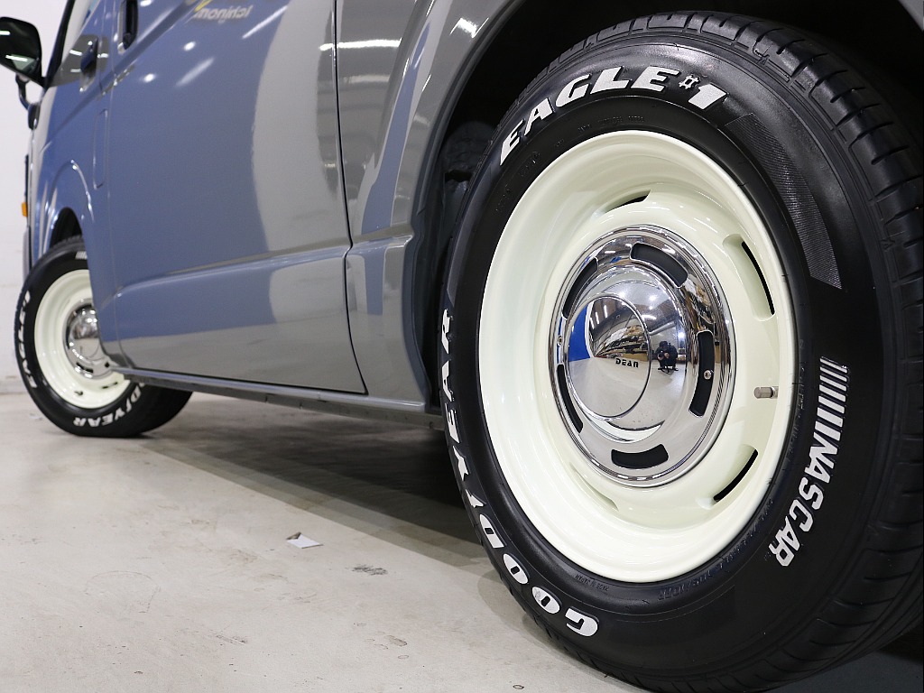 トヨタ ハイエース(4枚目)