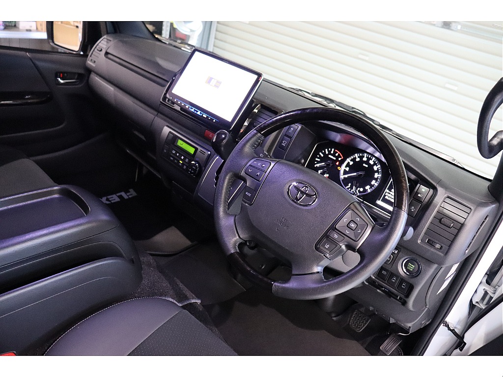 トヨタ ハイエースバン(13枚目)