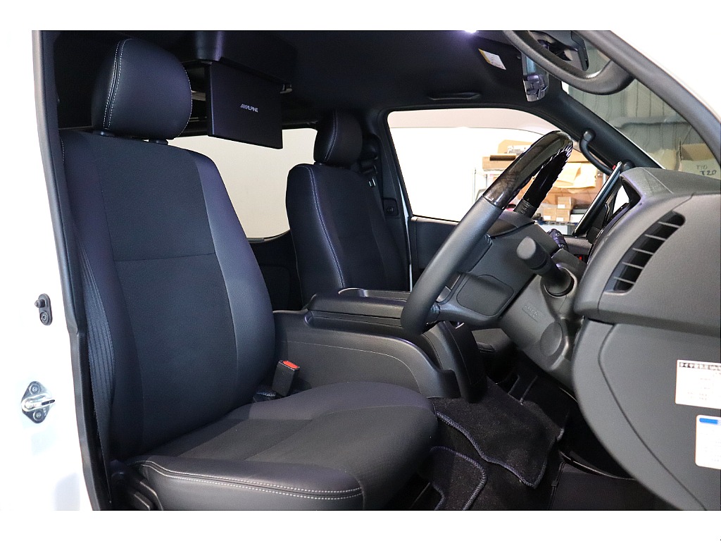 トヨタ ハイエースバン(14枚目)