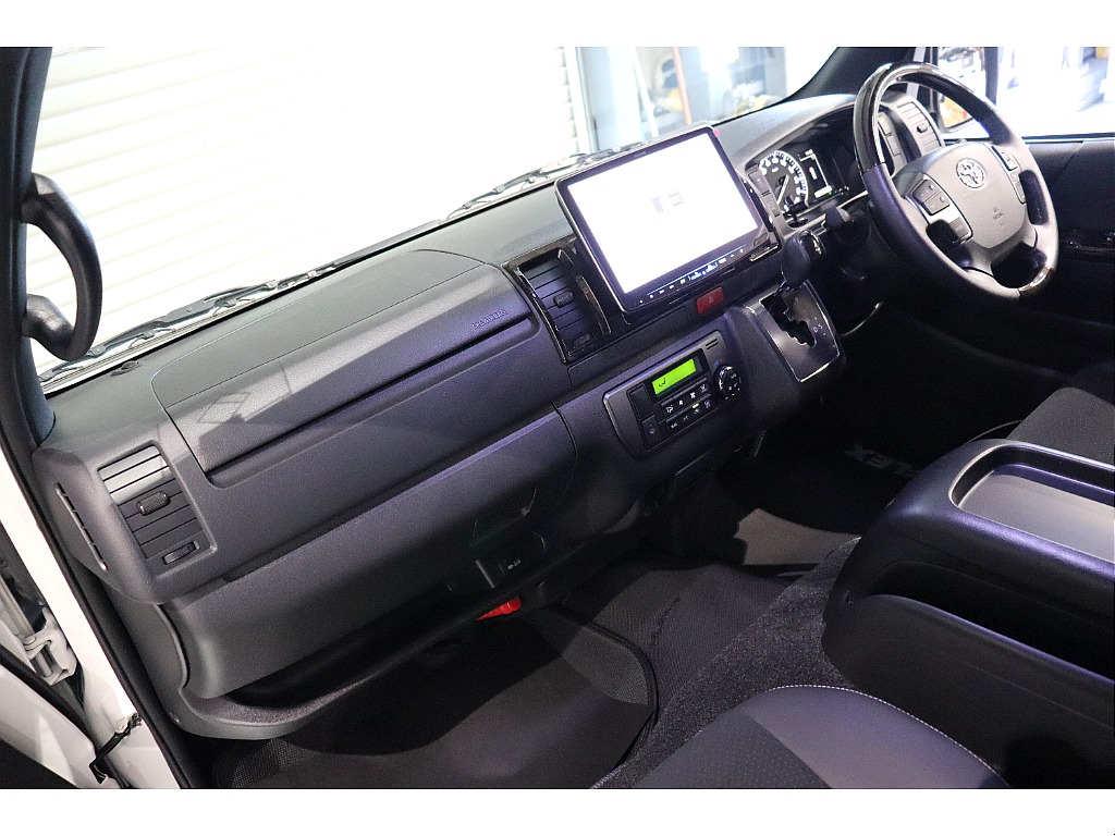 トヨタ ハイエースバン(15枚目)