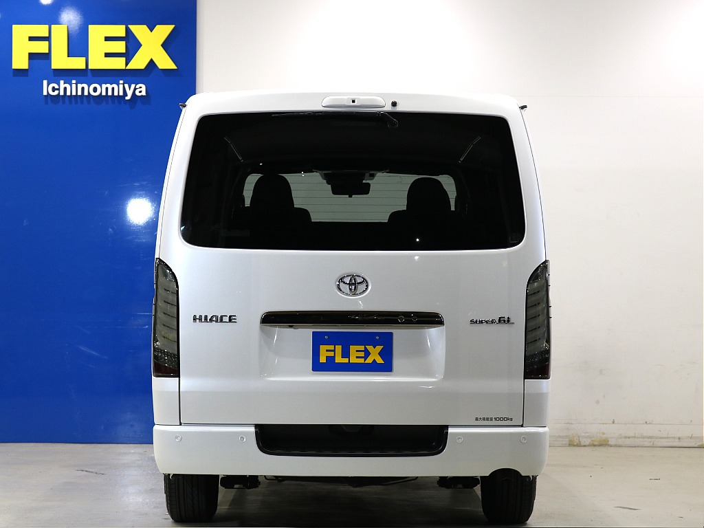 トヨタ ハイエースバン(10枚目)