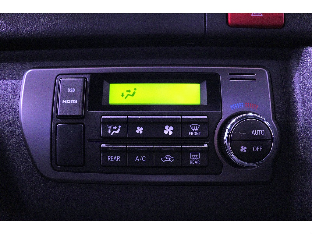 トヨタ ハイエースバン(16枚目)