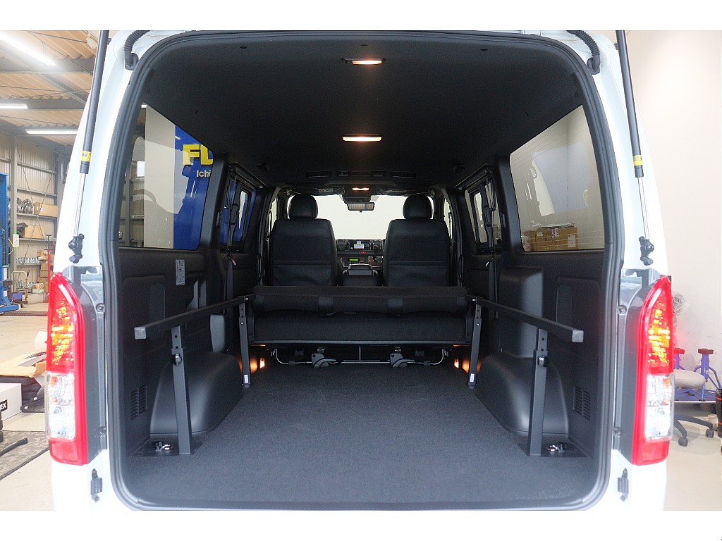 トヨタ ハイエースバン(12枚目)