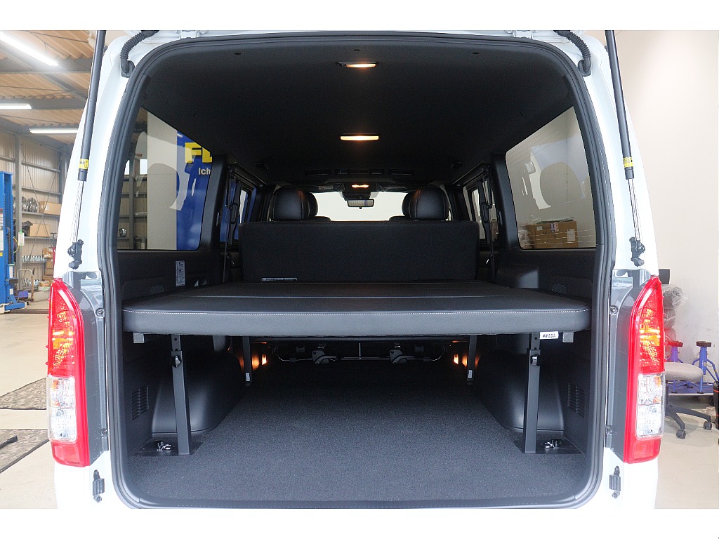 トヨタ ハイエースバン(14枚目)