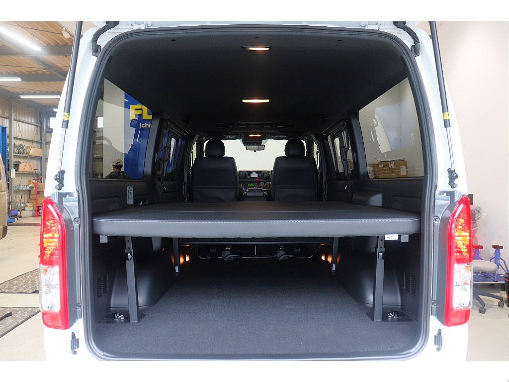トヨタ ハイエースバン(15枚目)