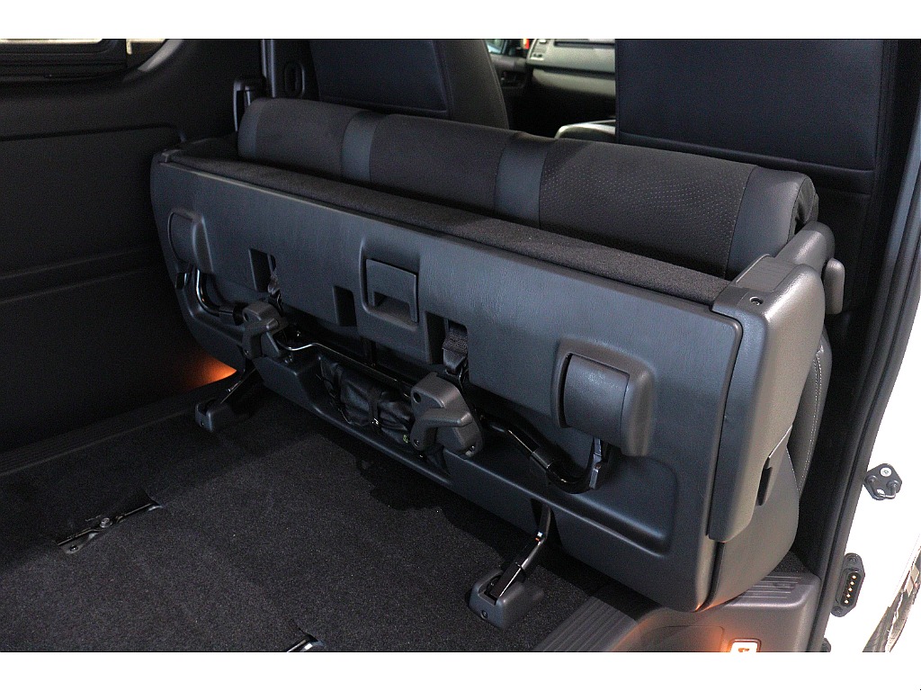 トヨタ ハイエースバン(16枚目)