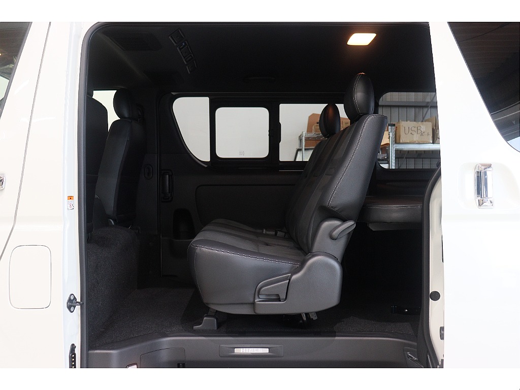 トヨタ ハイエースバン(25枚目)