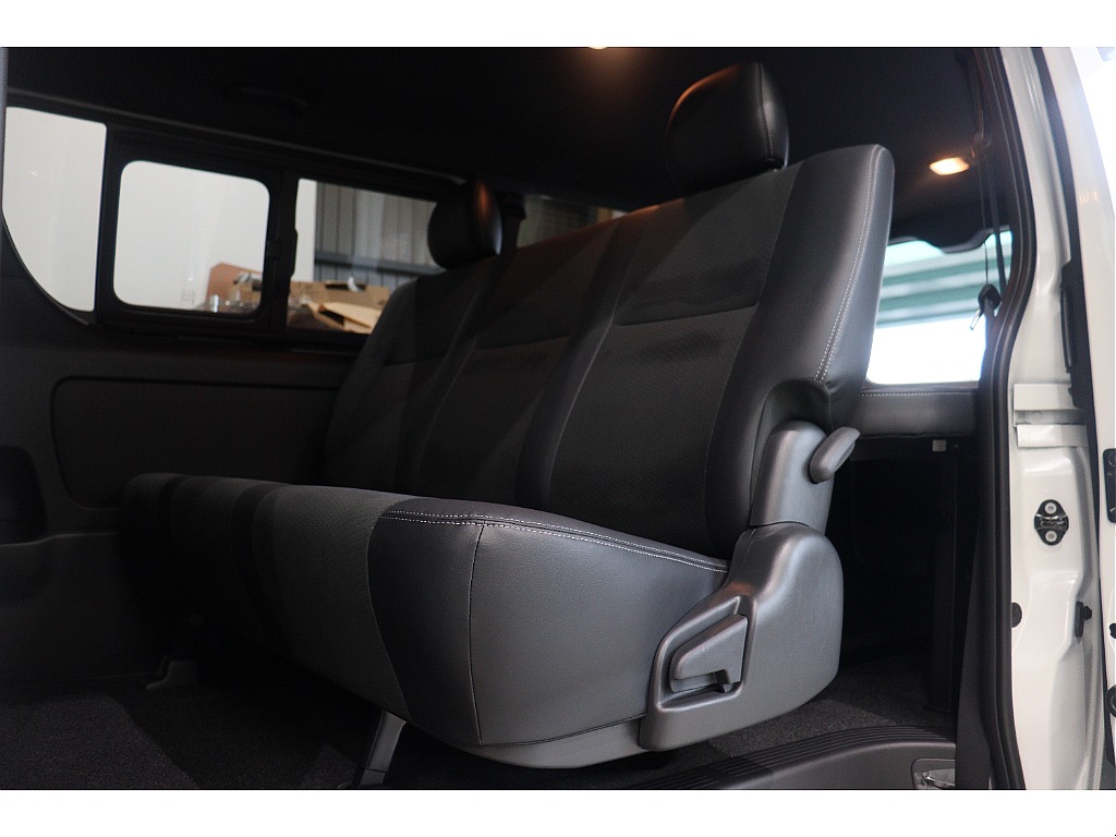 トヨタ ハイエースバン(26枚目)