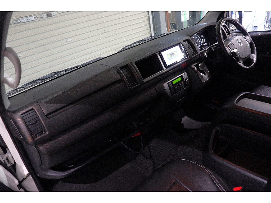 トヨタ ハイエース(5枚目)