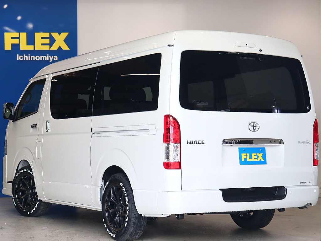 トヨタ ハイエースバン(13枚目)