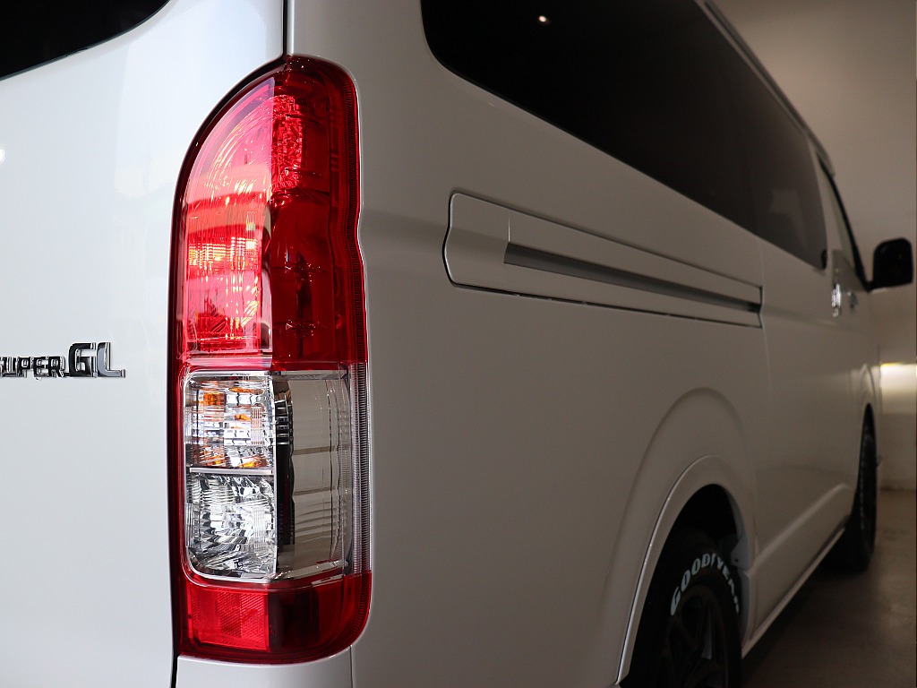 トヨタ ハイエースバン(18枚目)