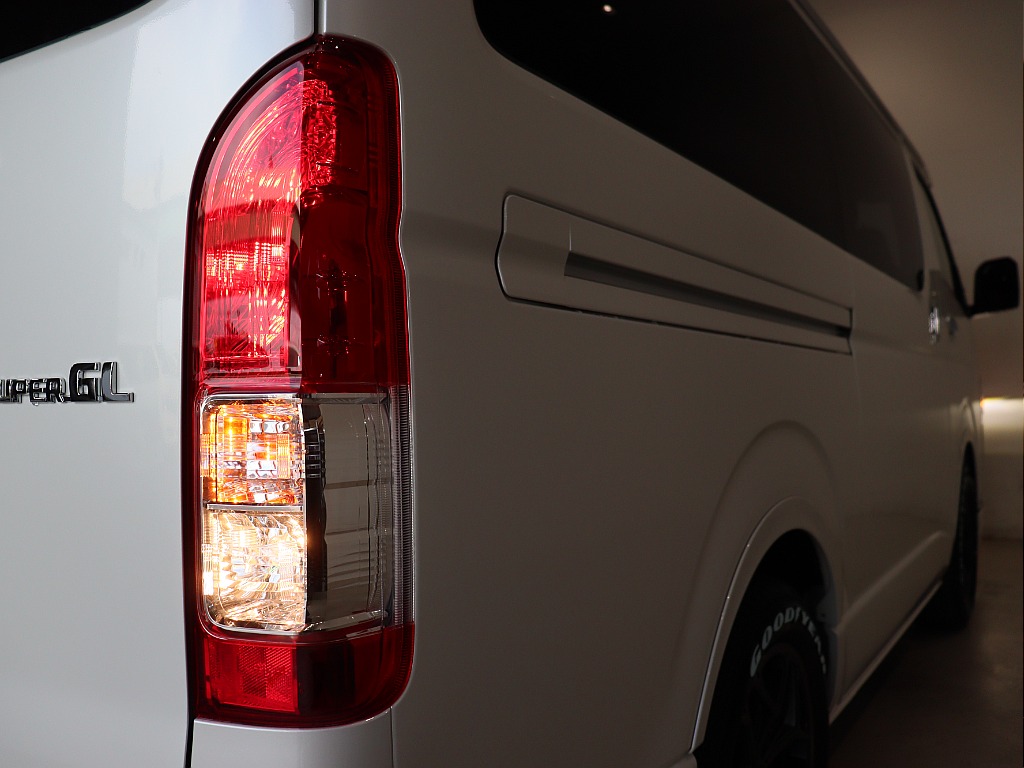 トヨタ ハイエースバン(20枚目)