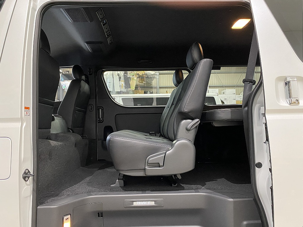 トヨタ ハイエースバン(39枚目)