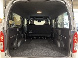 トヨタ ハイエースバン(4枚目)