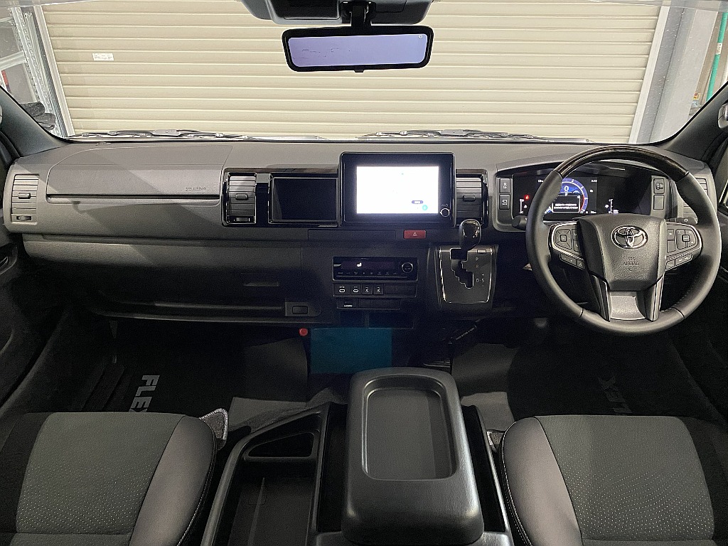 トヨタ ハイエースバン(6枚目)