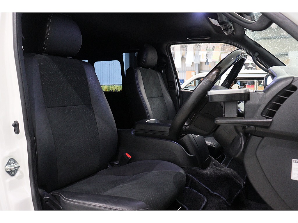 トヨタ ハイエースバン(14枚目)