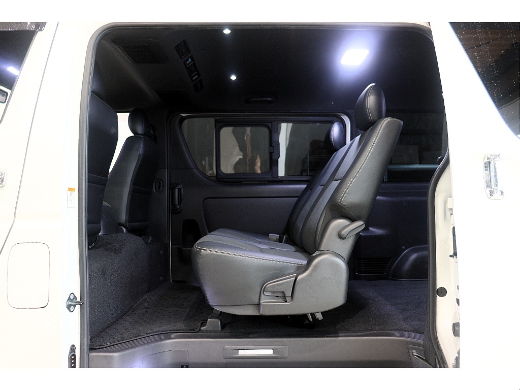 トヨタ ハイエースバン(18枚目)