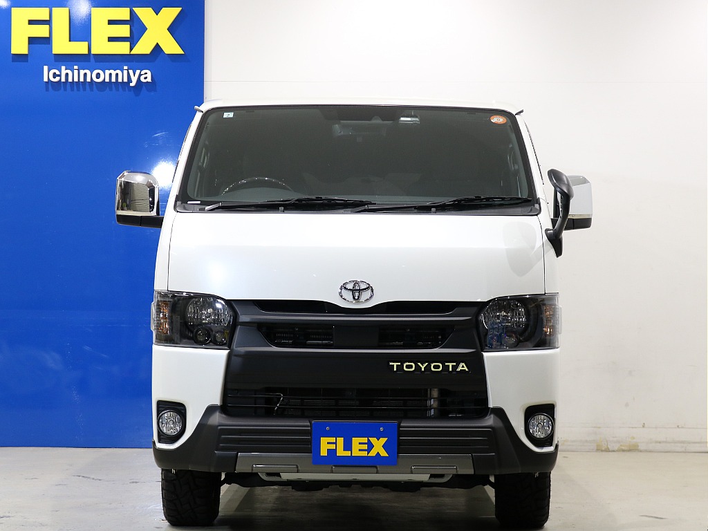 トヨタ ハイエースバン(5枚目)