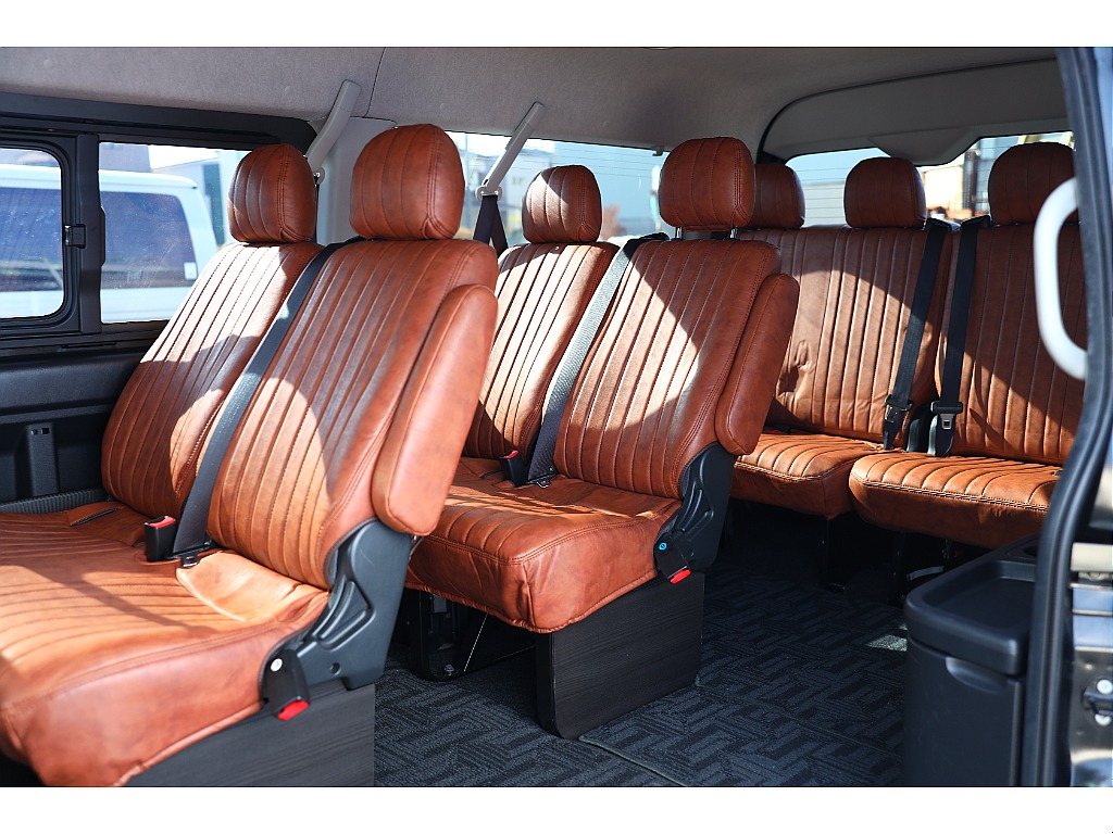 トヨタ ハイエース(13枚目)