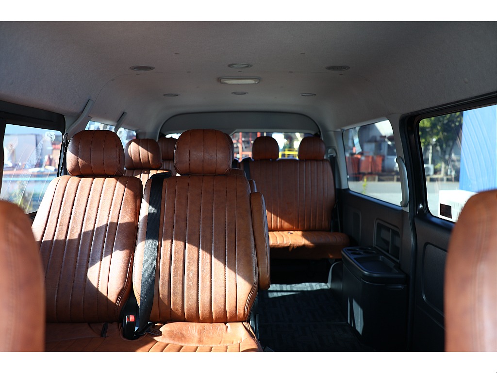 トヨタ ハイエース(14枚目)