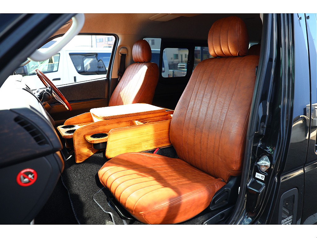 トヨタ ハイエース(5枚目)