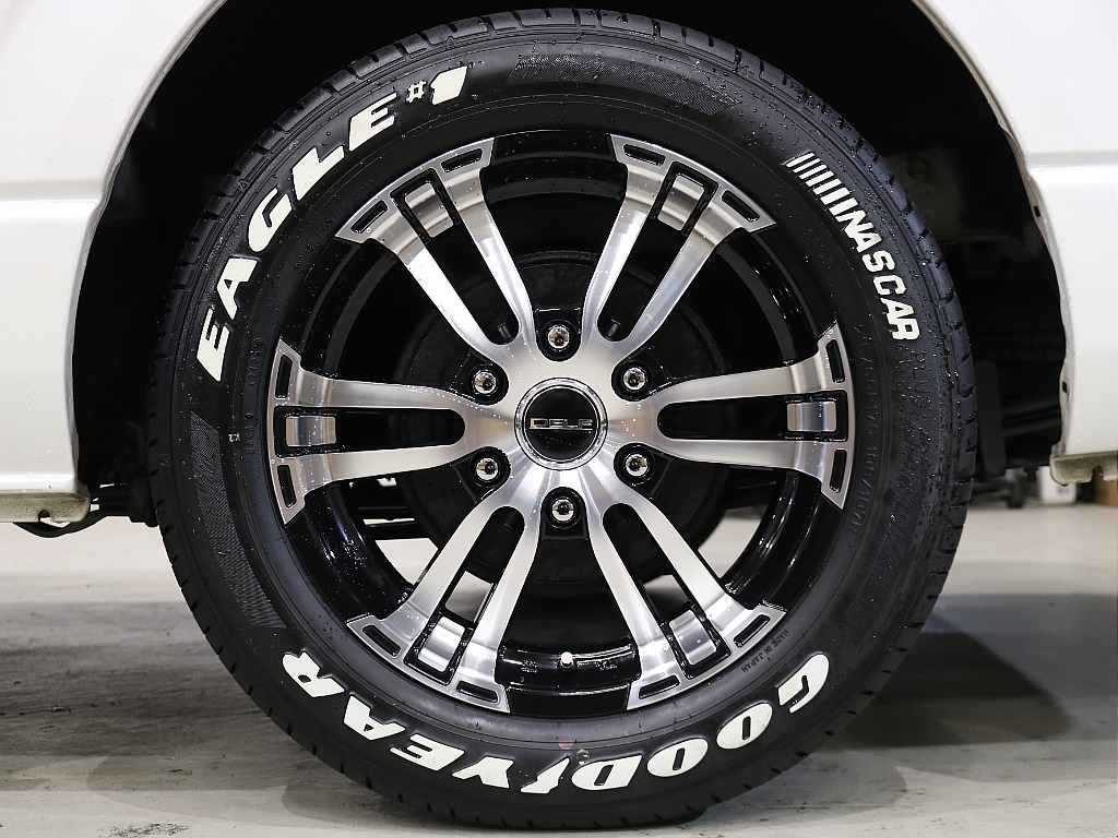 トヨタ ハイエースバン(18枚目)