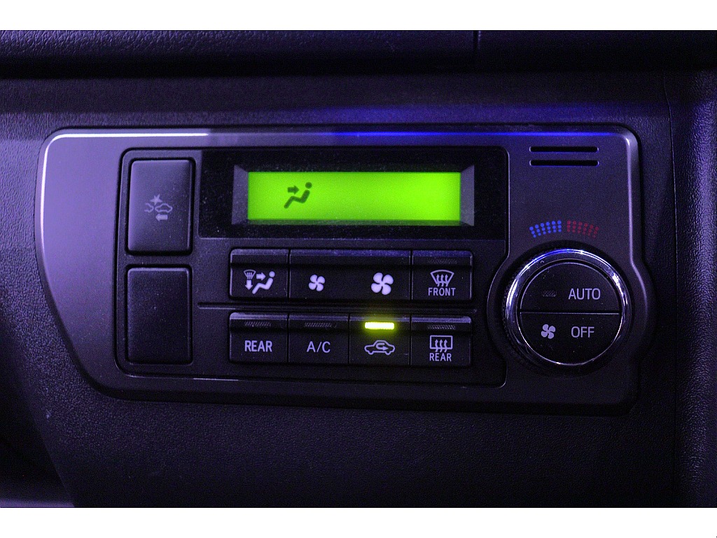 トヨタ ハイエースバン(32枚目)