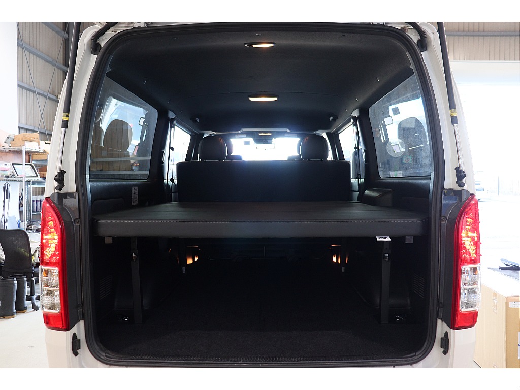 トヨタ ハイエースバン(10枚目)