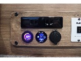 デジタルバッテリー残量計集中コントロールパネル/USB電源×2/アクセサリーソケット/コンセント×2