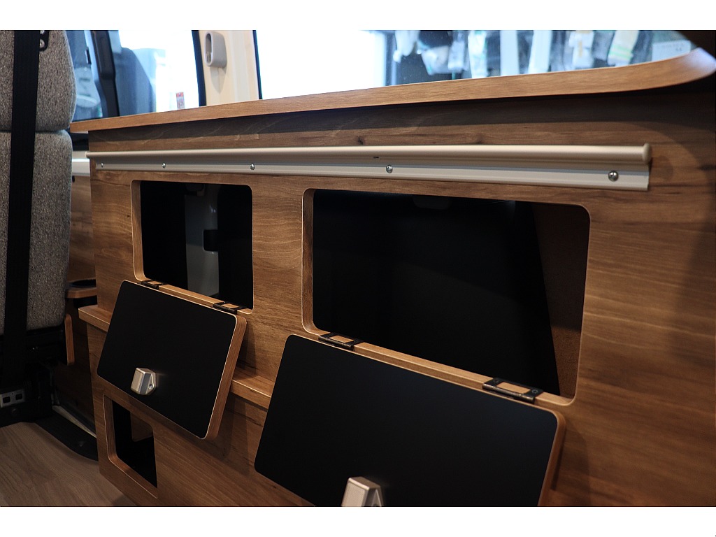 トヨタ ハイエースバン(51枚目)