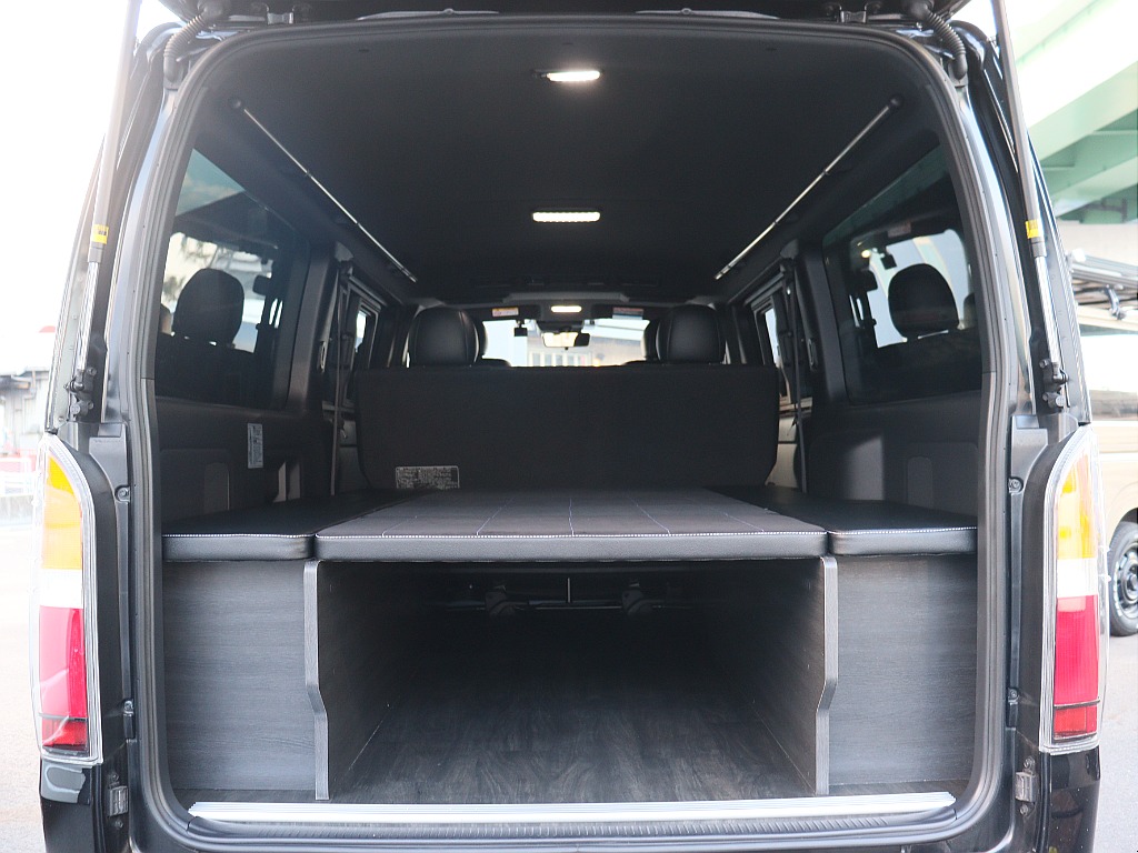 トヨタ ハイエースバン(10枚目)