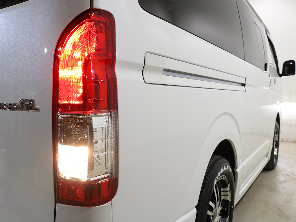 トヨタ ハイエースバン(23枚目)