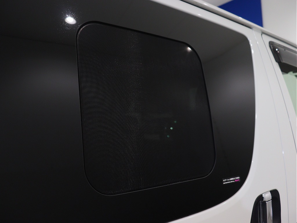 小窓（網戸付き）