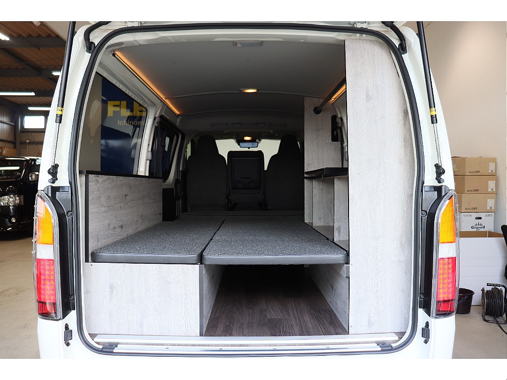 トヨタ ハイエースバン(11枚目)