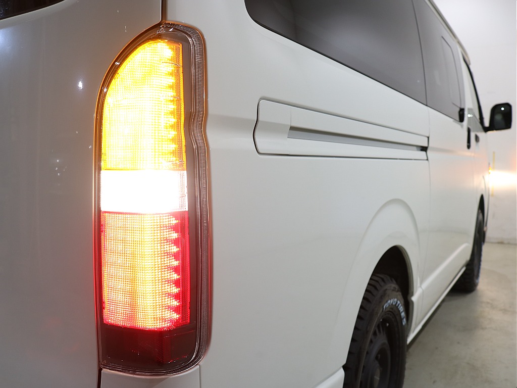 トヨタ ハイエースバン(23枚目)