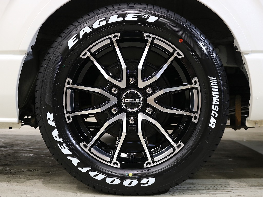 トヨタ ハイエースバン(18枚目)