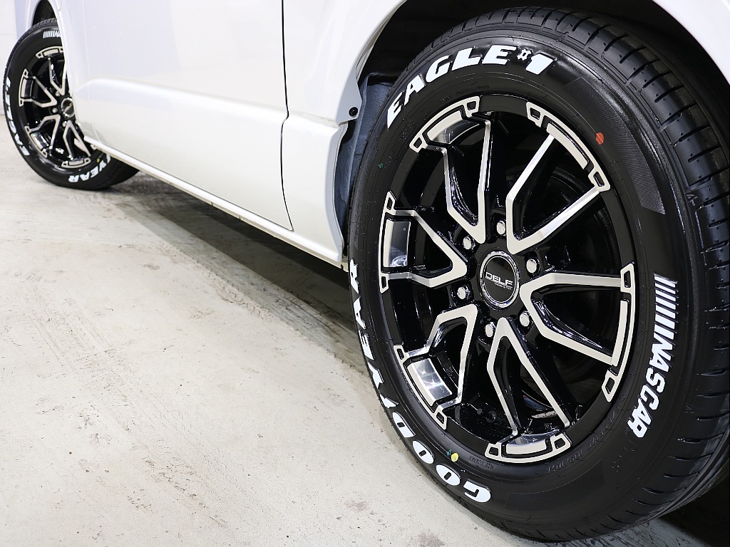 トヨタ ハイエースバン(19枚目)